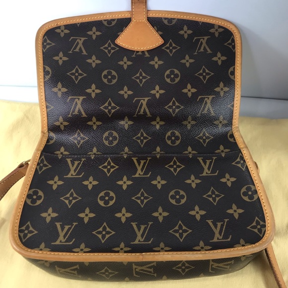 💎✨DISCONTINUED💎✨ LOUIS VUITTON CROSSBODY - Picture 11 of 15